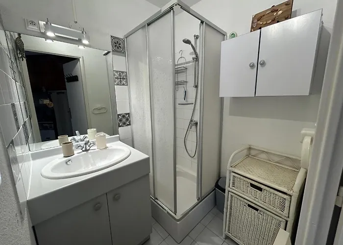 Et Pinede A 50m De La